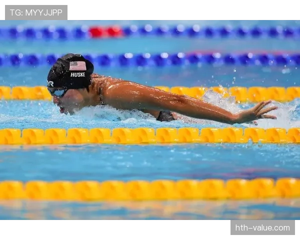 尼克·芬克助力美国队夺得巴黎奥运会混合泳接力金牌