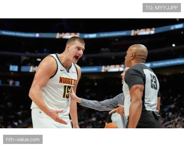 布克挡拆制造对约基奇错位，得分效率较上季提升