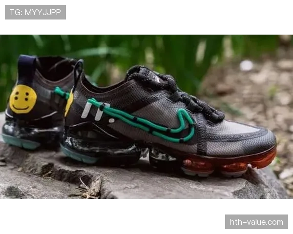 蒋圣龙鞋柜能开个店吧，光球鞋就让人想跪了！